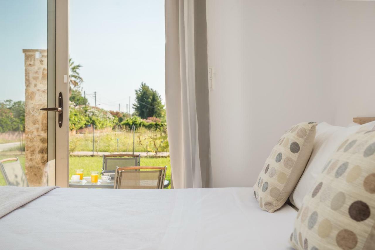 Issos Beach Villa Linia Exterior photo
